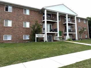 709 Jackson St APT 4, Petoskey, MI 49770