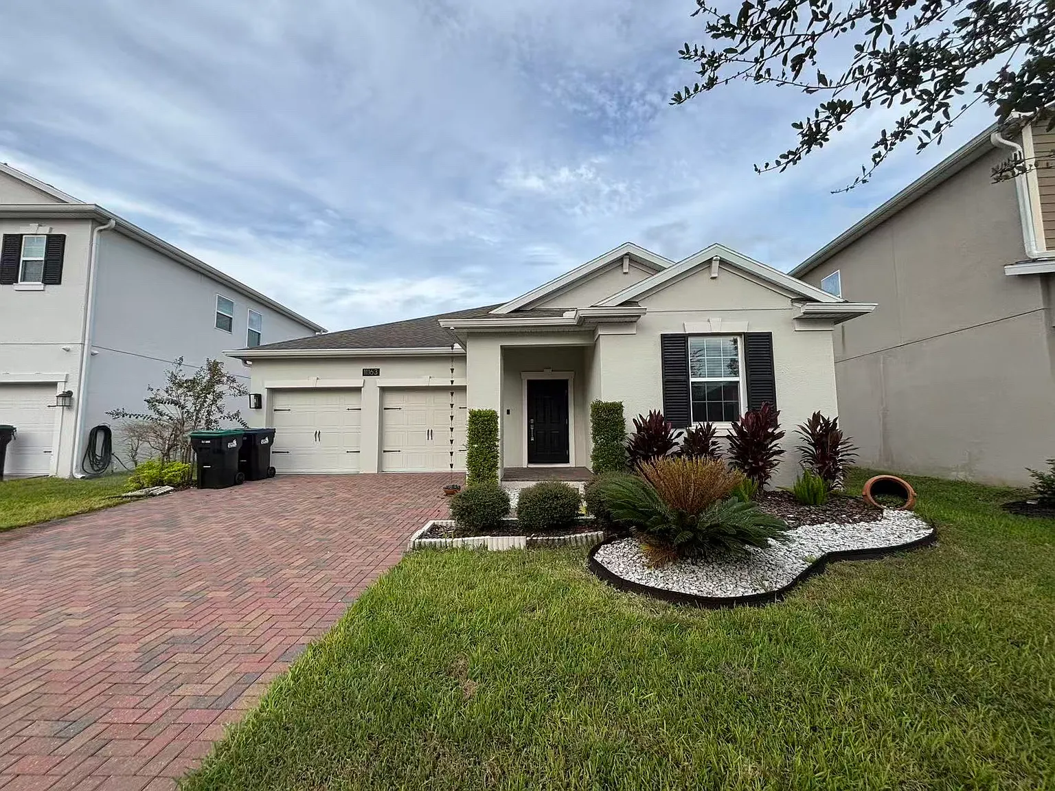 4 bed, 2139 sqft, $2,980 — Photo 2