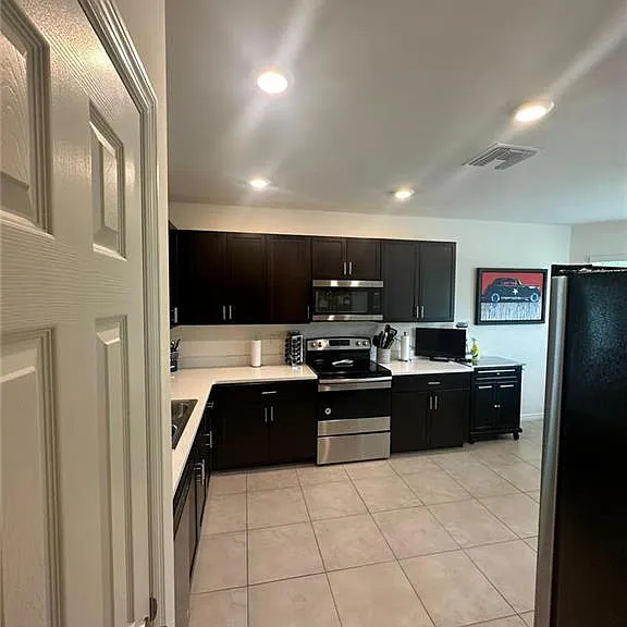 4115 14th Ave NE — Photo 30