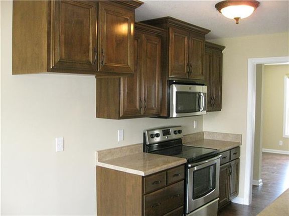 4th image of 2981 Brewster Dr