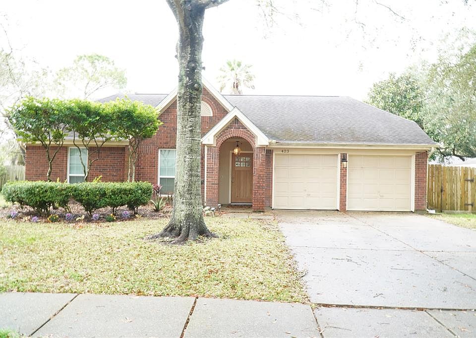 1st image of 423 Holly Fern Dr