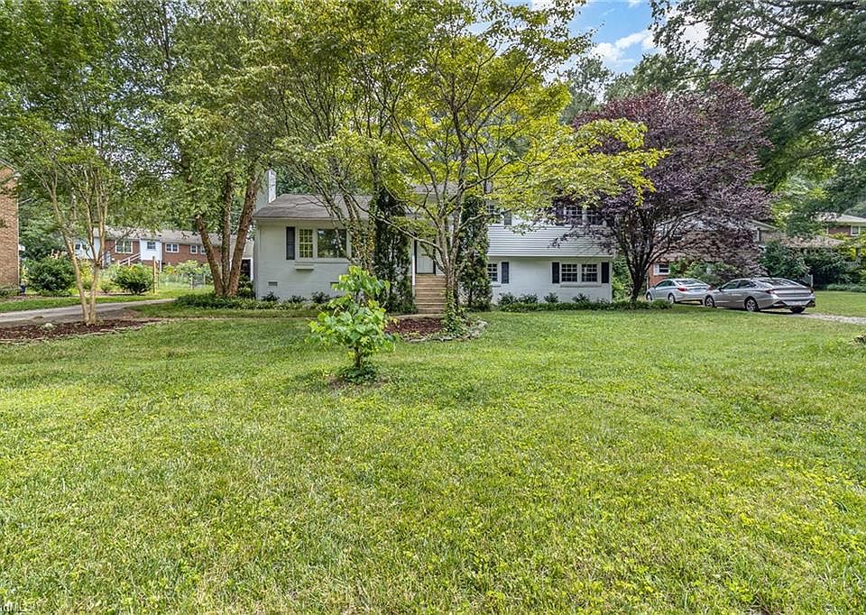 1st image of 2105 Mimosa Dr