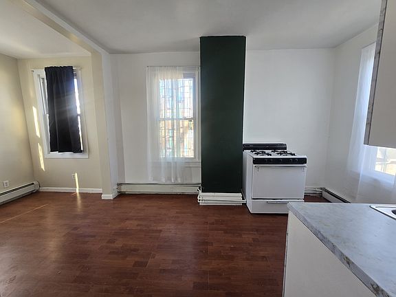 5th image of 91 Greenfield Ave APT 2