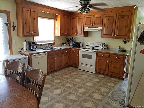3rd image of 196 Hickory Knoll Ct