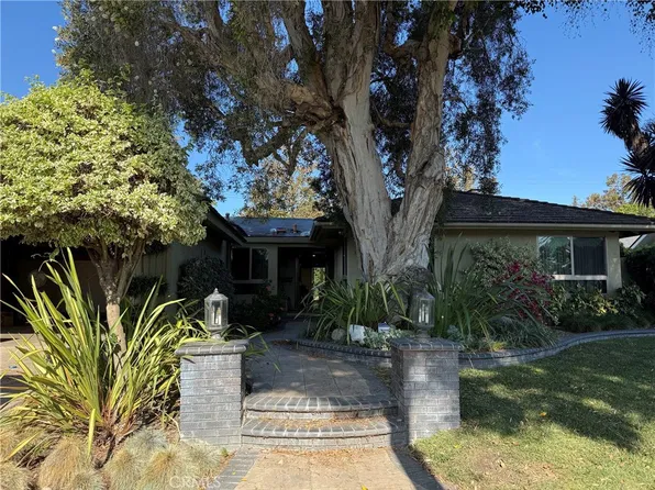 11131 Kensington Rd, Los Alamitos, CA 90720