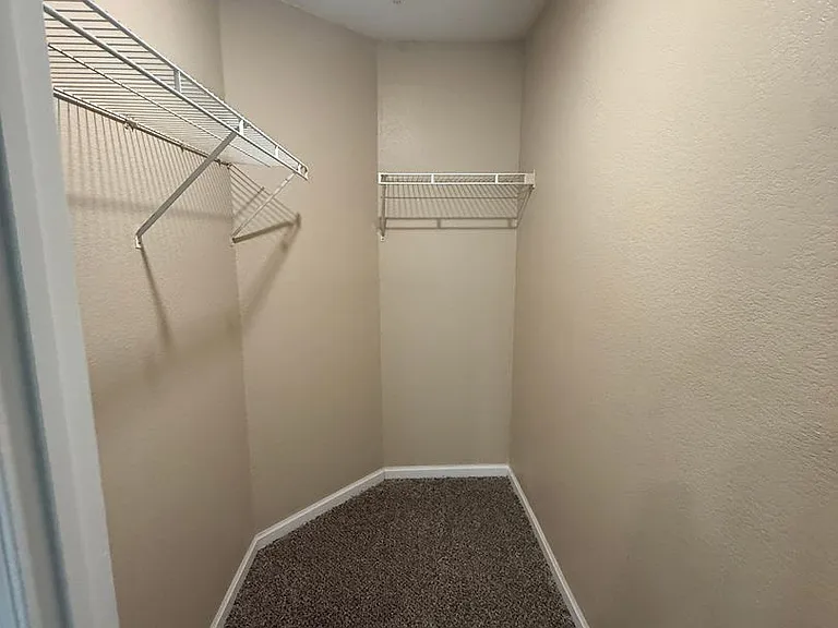 Highlands Apts — Photo 34
