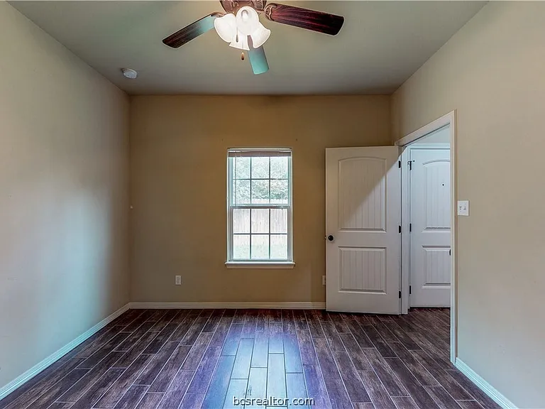 111 Southland St — Photo 32