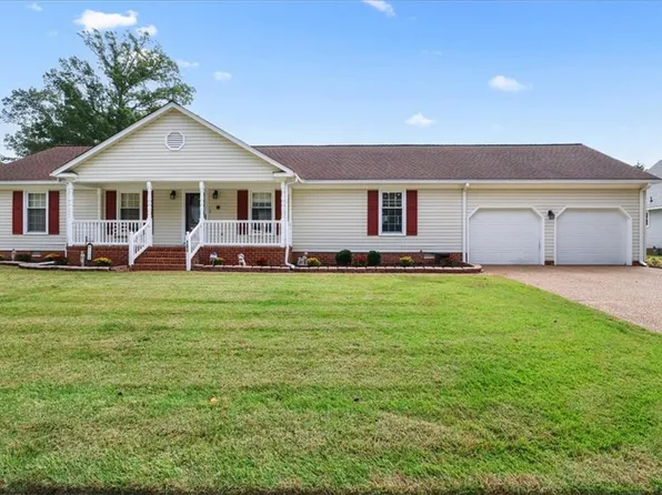 104 King Forest Ln, Newport News, VA 23608