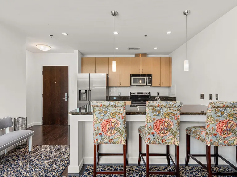 1920 Adelicia St #305 — Photo 6