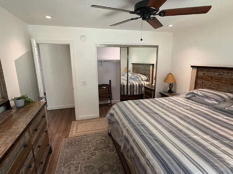 2234 Barton Ave — Photo 11