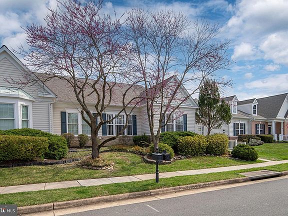 3rd image of 12966 Dunbarton Dr