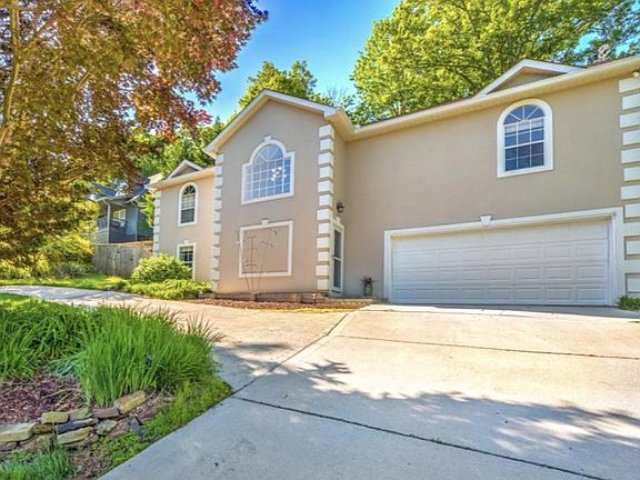 2nd image of 9932 Sierra Vista Ln