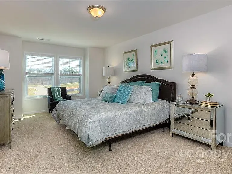 131 Creekview Rd — Photo 12
