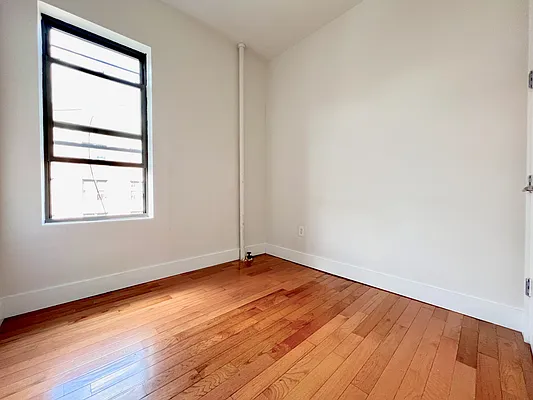 Rented by Zjama Realty Corp | media 8