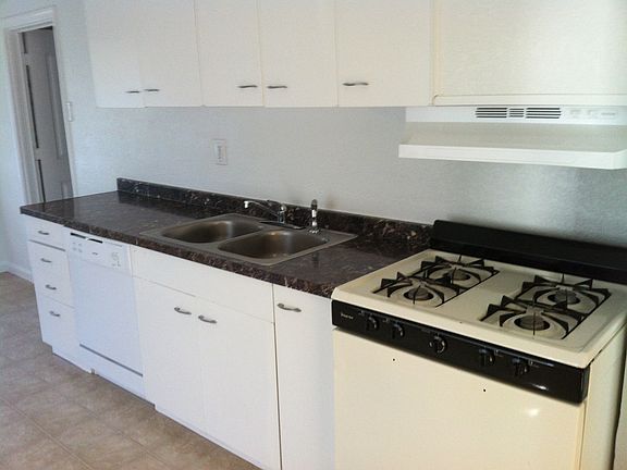 4th image of 105 Clark Ct