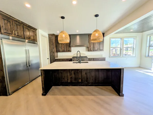 3726 S Mapleton Estates Dr, Mapleton, UT 84664