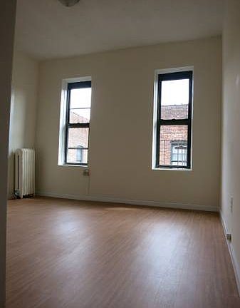 4th image of 556 W 185th St APT 17