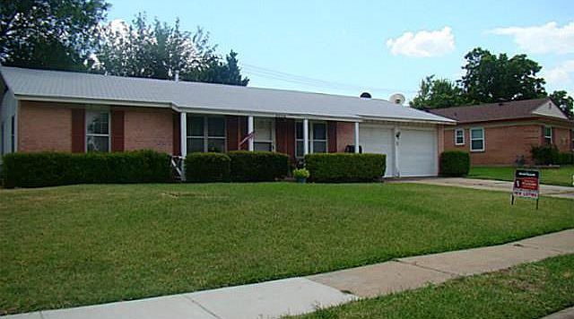 1st image of 2606 Syracuse Dr