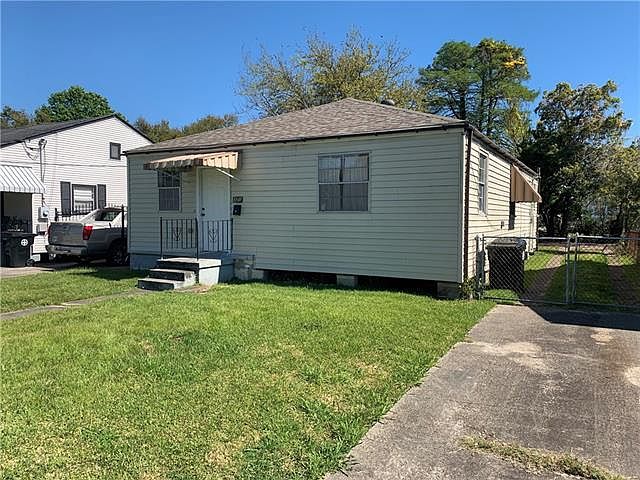 1st image of 321 Warrington Dr