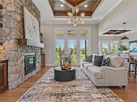 5th image of 4200 NE Chapel Manor Dr