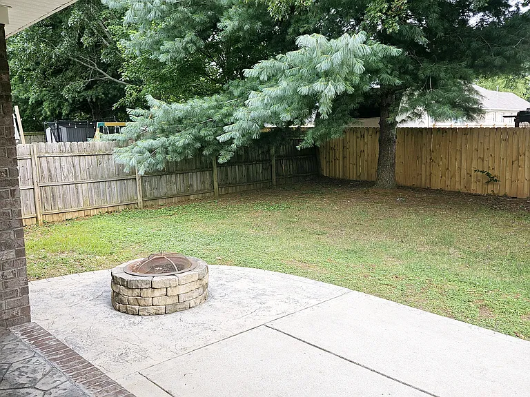 231 Ashton Ct — Photo 18