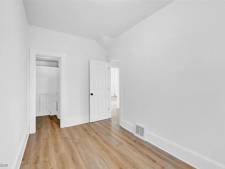2002 Valentine Ave #1 — Photo 15