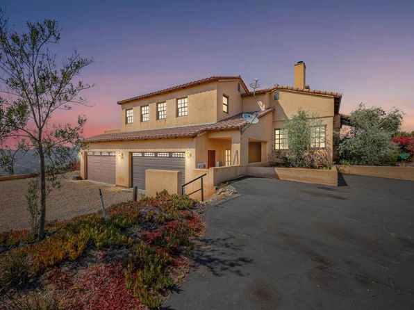 15430 Pallux Star Ct, Jamul, CA 91935