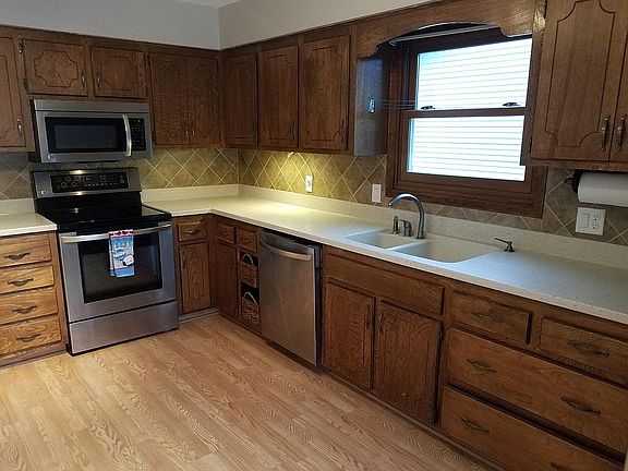4th image of 2810 Ponderosa Dr