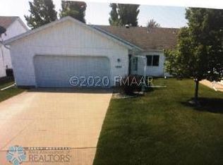 1337 32nd Ave S, Moorhead, MN 56560