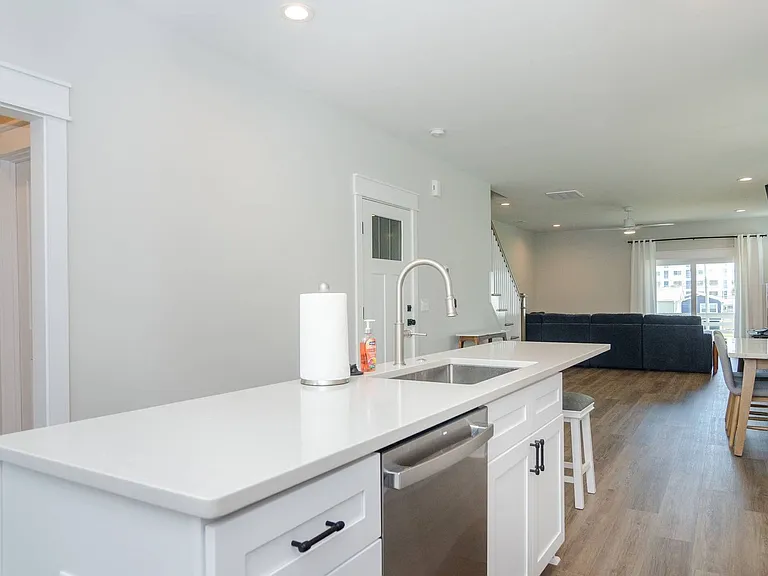 902 2nd St S #2 — Photo 6