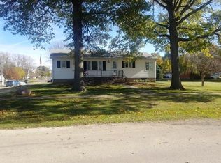 401 4th Ave, Clarence, IA 52216