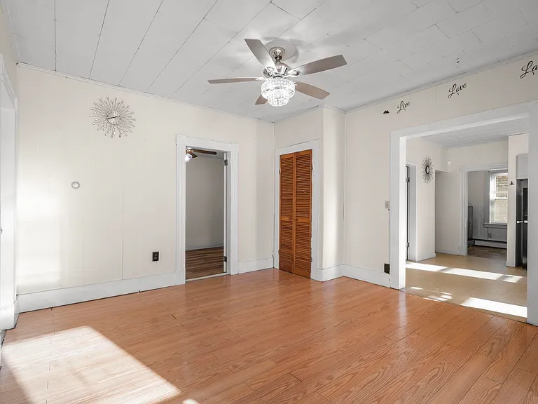 25 Salem St — Photo 11