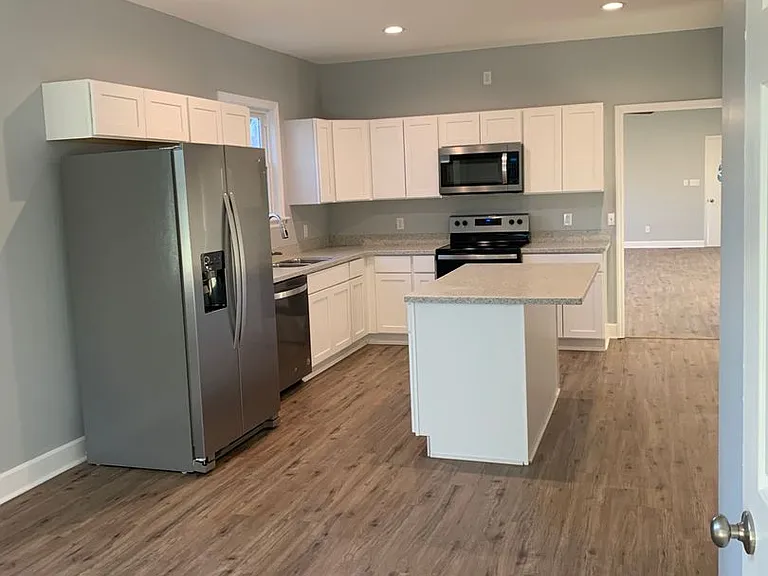 213 Quaker Rd — Photo 3