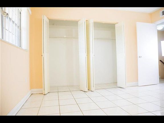 4th image of 250 NW 107th Ave APT 107