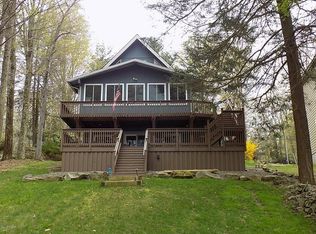 558 Lakeview Dr W, Lake Ariel, PA 18436