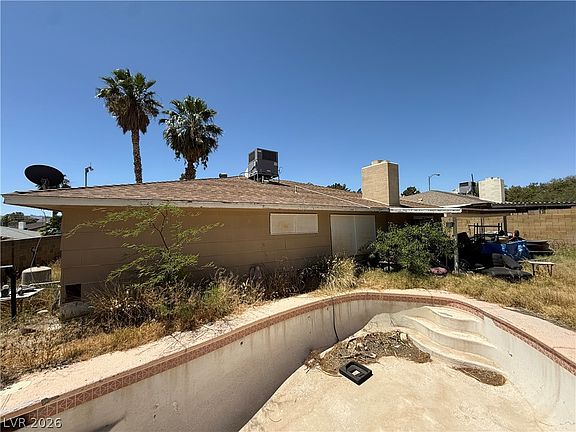3rd image of 4222 Vader Ave