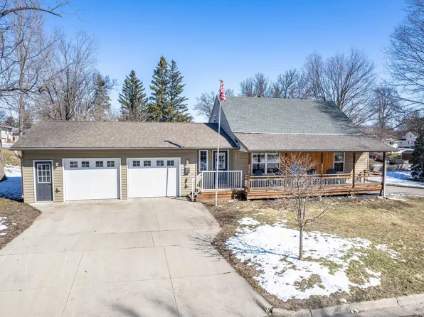 400 W Douglas Ave, Fergus Falls, MN 56537