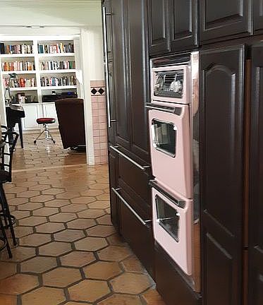 Yes, it works. Unique 4 sure