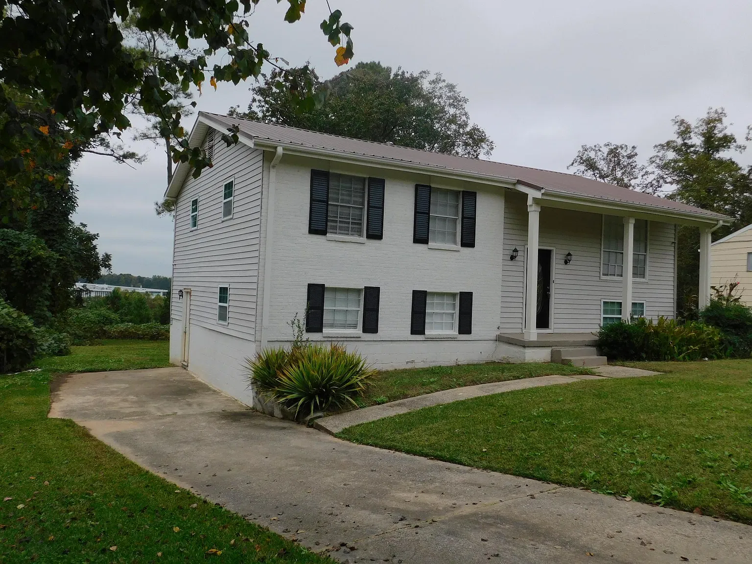 3 bed, 2184 sqft, $1,495 — Photo 1