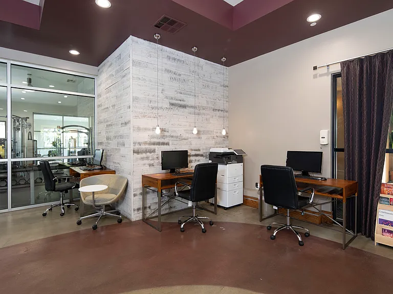 Co Working Lounge - Open 24/7!