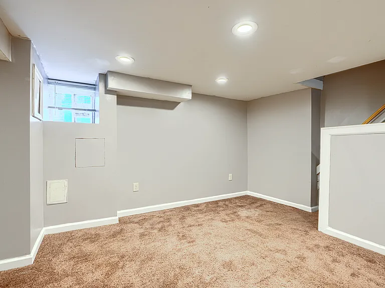 719 Denison St — Photo 10