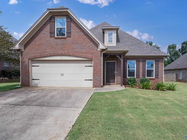 38 Maple Grove Blvd SW, Huntsville, AL 35824