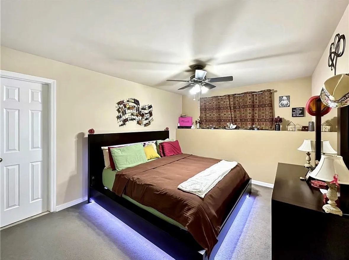 40A Santa Monica Ln — Photo 2