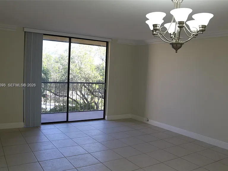 8005 SW 107th Ave #317 — Photo 3