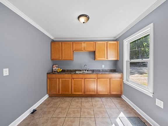 5th image of 2810 Newbold St