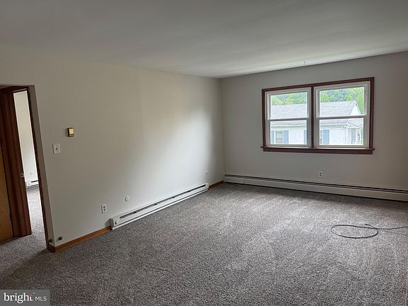 3rd image of 123 Green St APT A