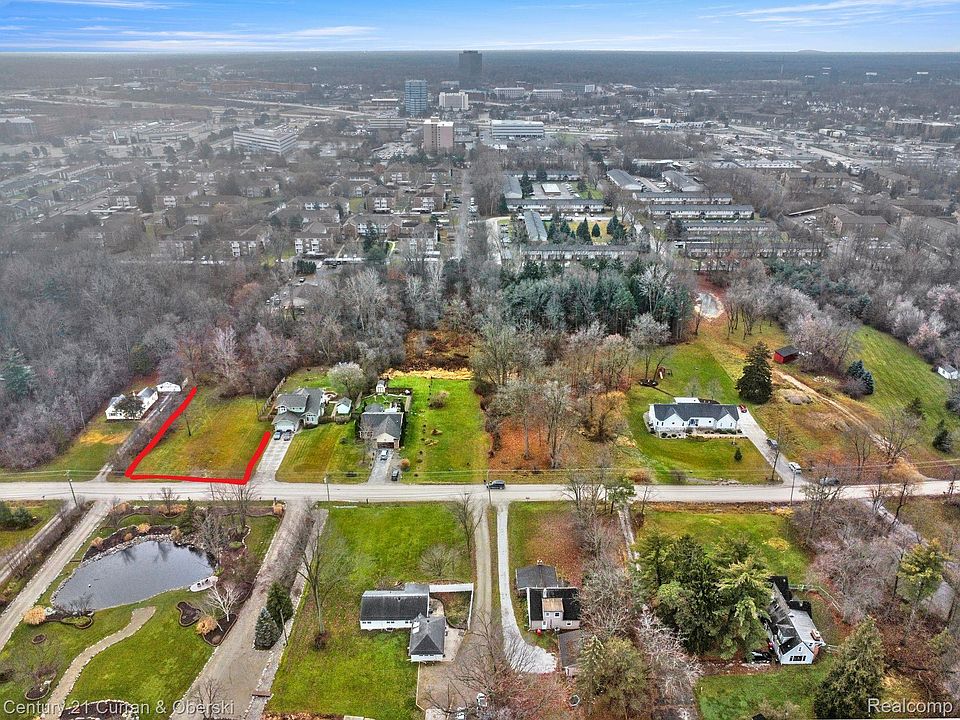 2nd image of 25559 Farmbrook Rd