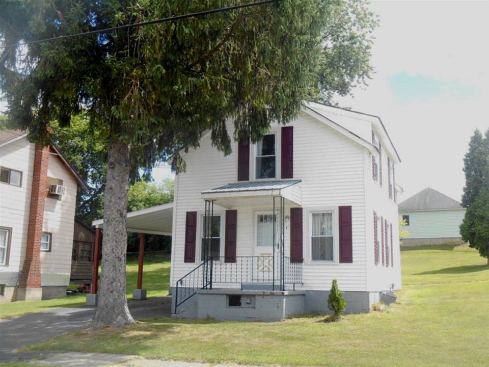 1st image of 1 Tamarack St