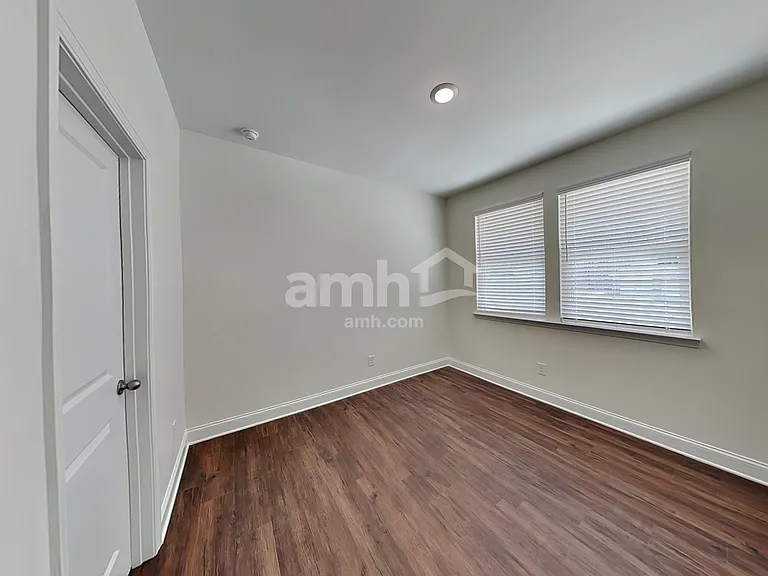 5252 Blue Mountain Dr — Photo 20
