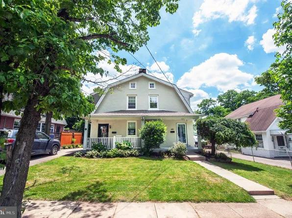 440 Saint Davids Ave, Saint Davids, PA 19087